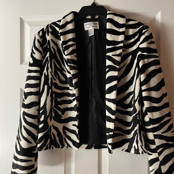 Woman’s Jacket - Picture 1 of 3